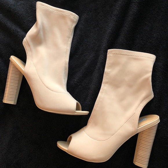 Cape Robbin Nude Heels - Picture 2 of 4